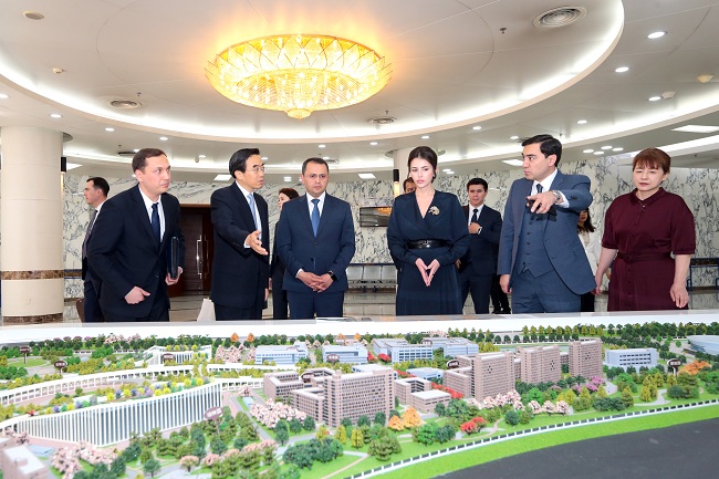 程凱會(huì)見烏茲別克斯坦國(guó)家社會(huì)保障署署長(zhǎng)